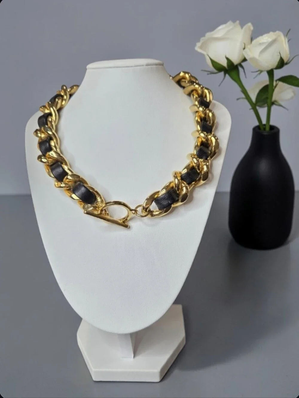High-end Designer Vintage Chunky Gold & Woven Lambskin Leather Toggle Necklace